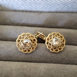 Chloe + Isabel Jewelry - Chloe +Isabel Gold Leverback Earrings Chloe + Isabel Jewelry - Chloe +Isabel Gold Leverback Earrings